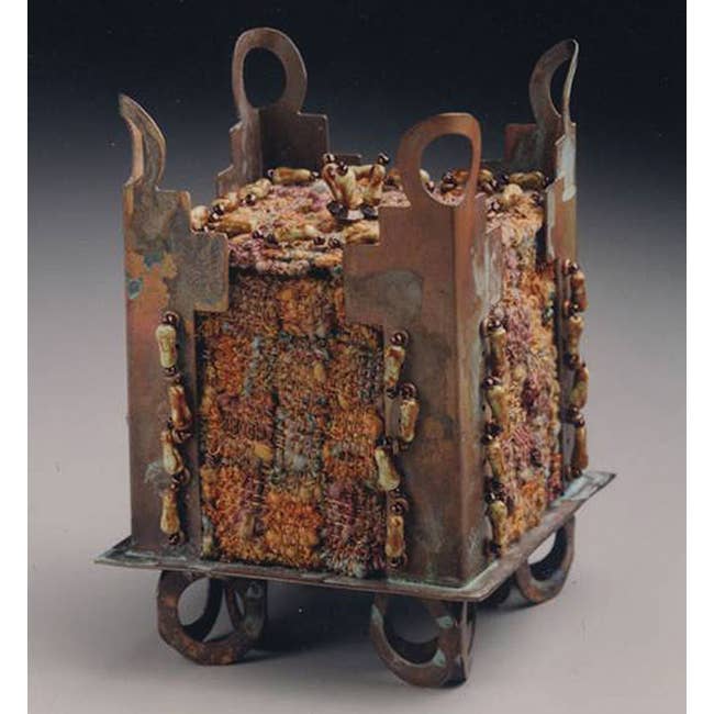 Schiffer Publishing - Vendita all'ingrosso Crafts, Hobbies & DIY - Tessitura con filo: creazione di tessuti metallici intrecciati14