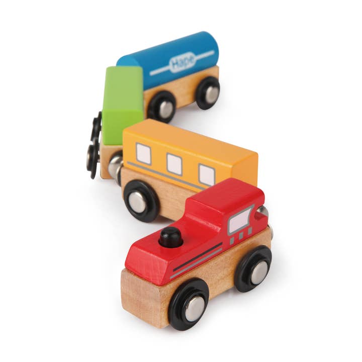 Magnetic Classic Train for wholesale by Hape Toys