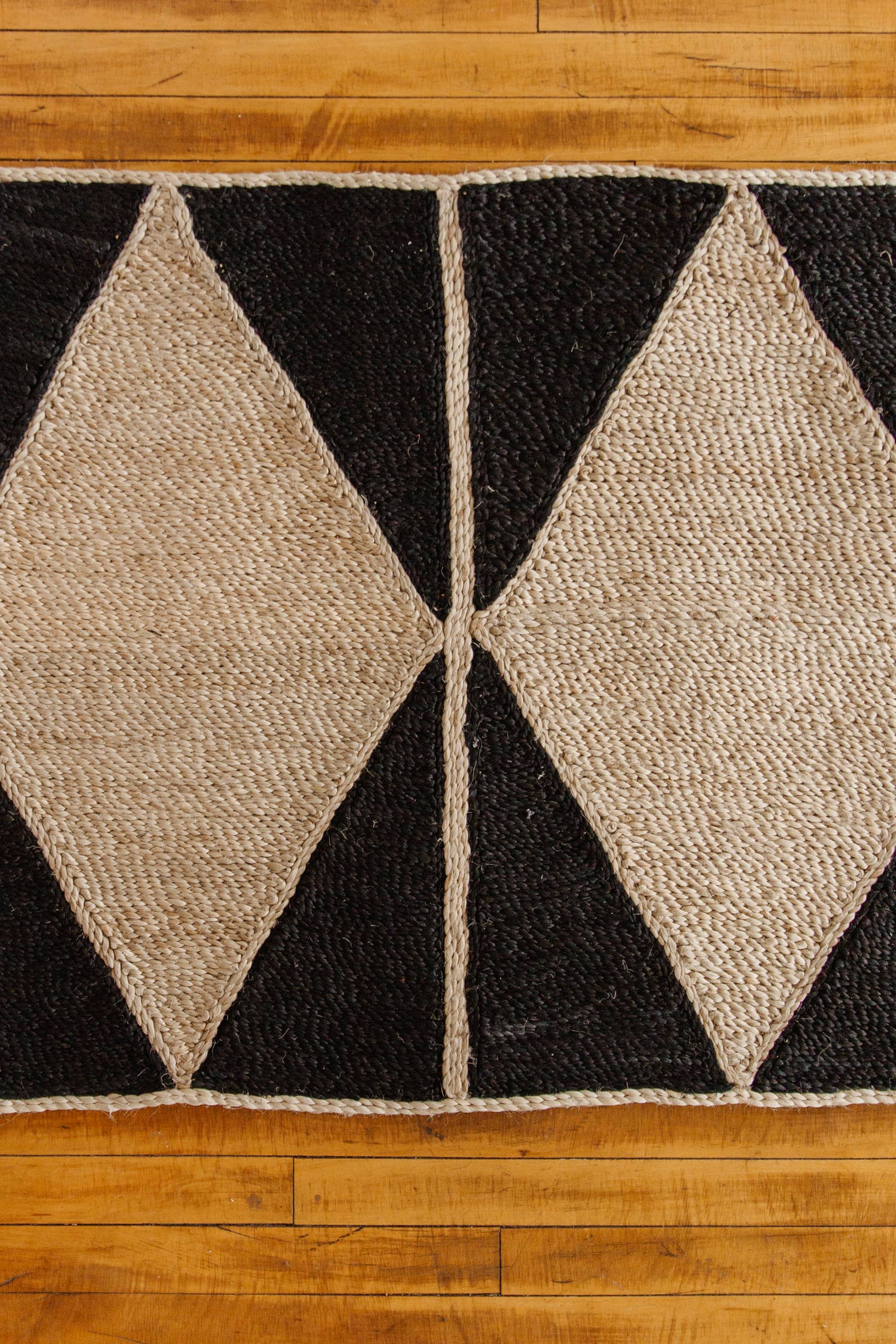Will & Atlas - Wholesale Runner Rug - Jute 9' Runner, diamond, Charcoal/Natural4