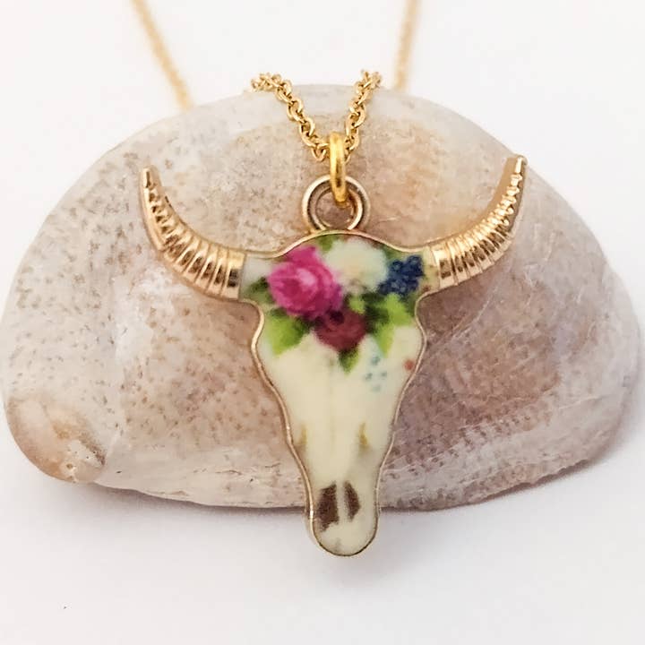 Vackert halsband med kohuvudskalle, 6 olika designer att välja mellan för wholesale av Piccadilly Pendants