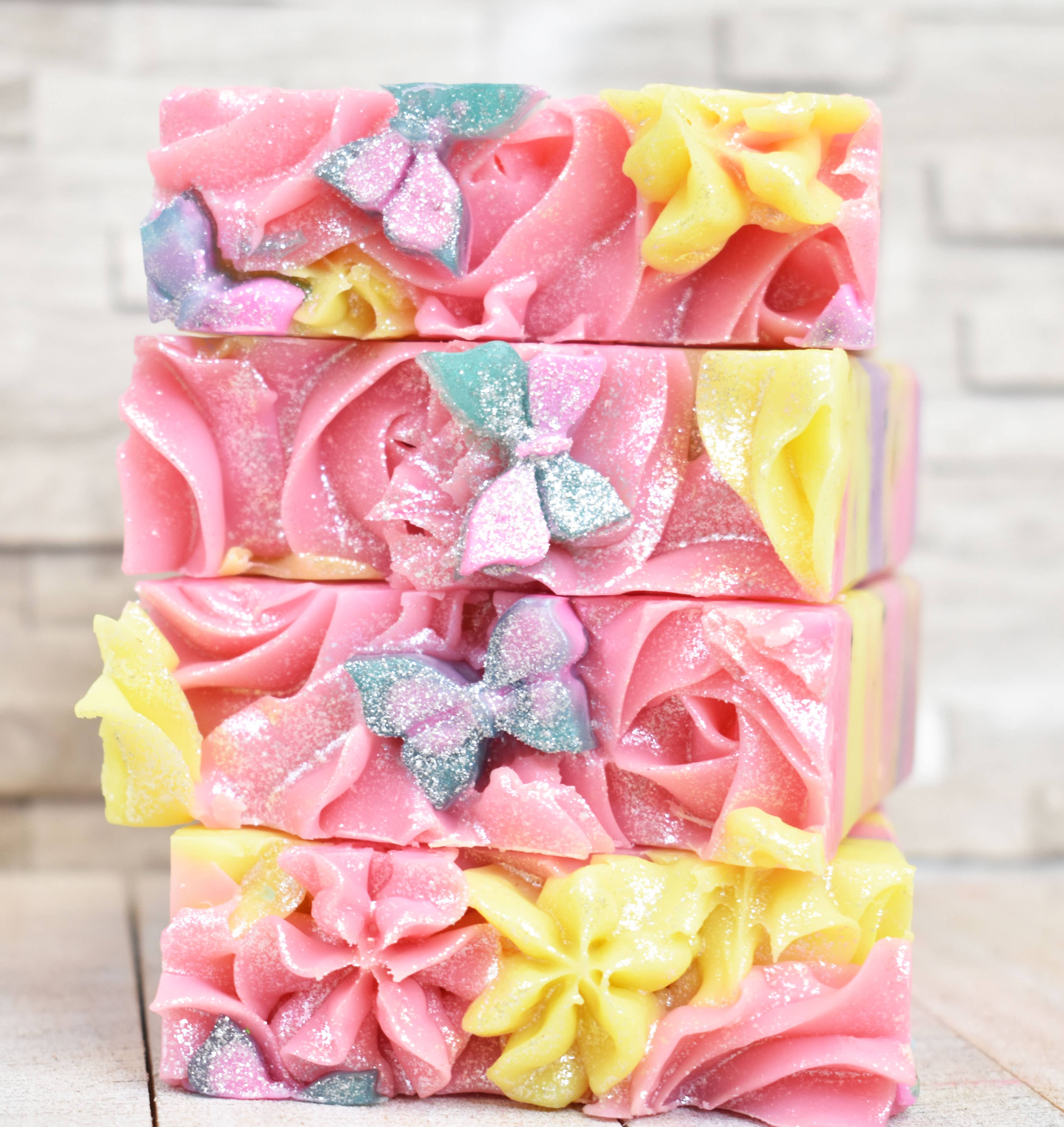 Indulgence Bath Bakery - Vente Pains de savon - Savon Papillon Bisous Cupcake1