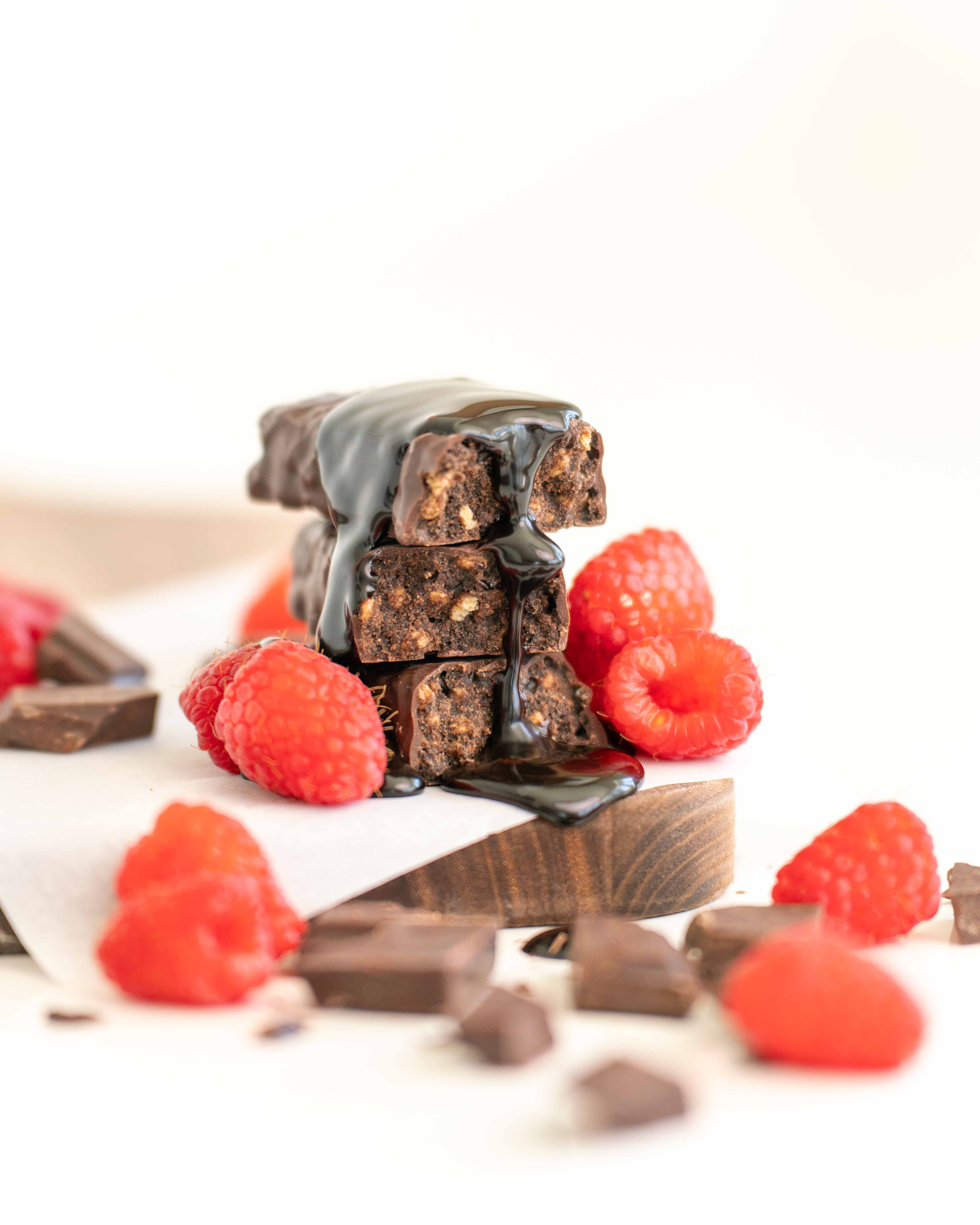 NuGo Nutrition - Wholesale Snack Bar - NuGo Slim Raspberry Truffle Protein Bar4