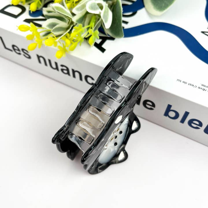 TheDivaSoap - Wholesale Hair Clip - Women's - Raccoon Hair Clip,Acetate Animal Hair Claw