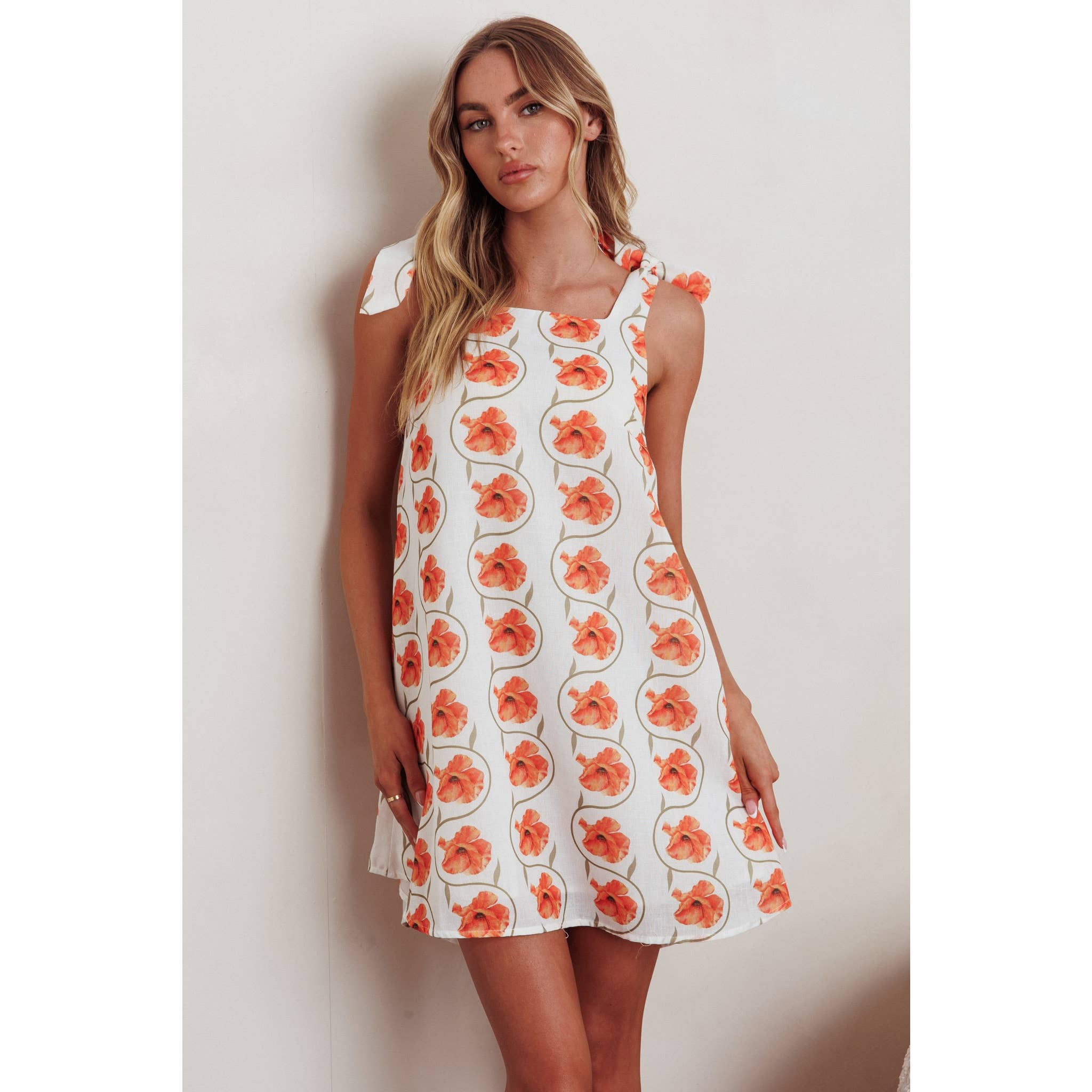 One and Only Collective - Wholesale Jurk - Dames - MINI-JURK MET GEKNOOPTE SCHOUDERRIEM EN BLOEMENPRINT3