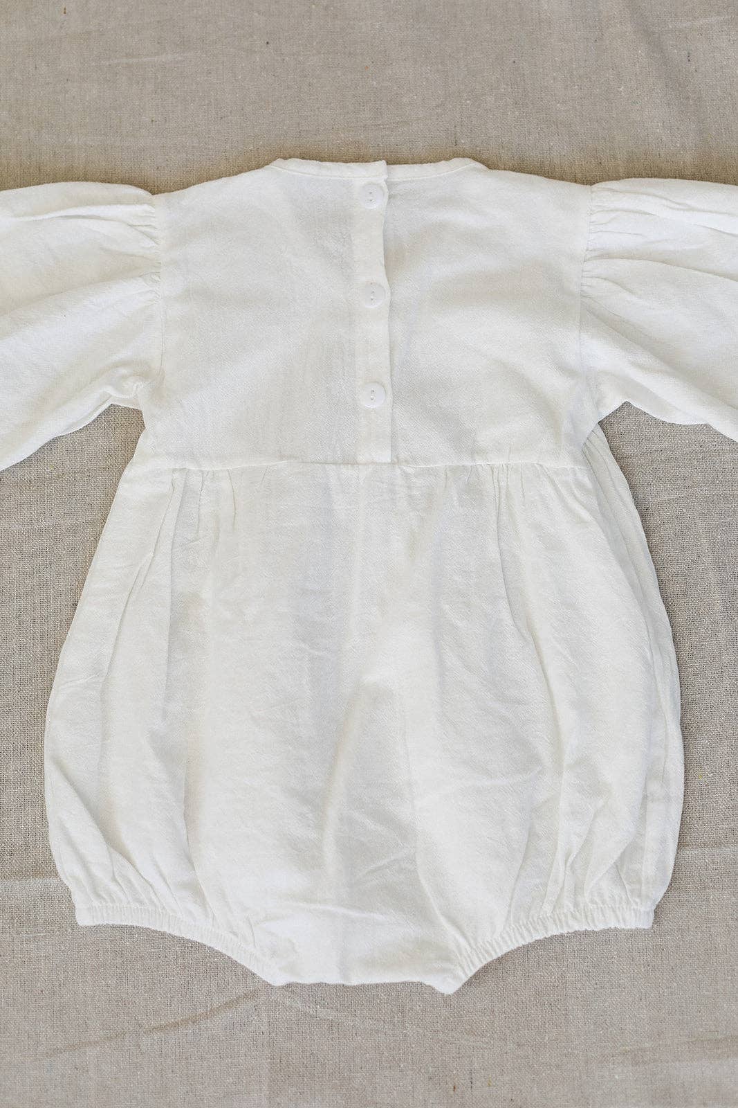 ntrl co. - Vente Body (sans pieds) – bébé - Chloe Barboteuse Bulle | Bulle Classique en Lin Blanc4