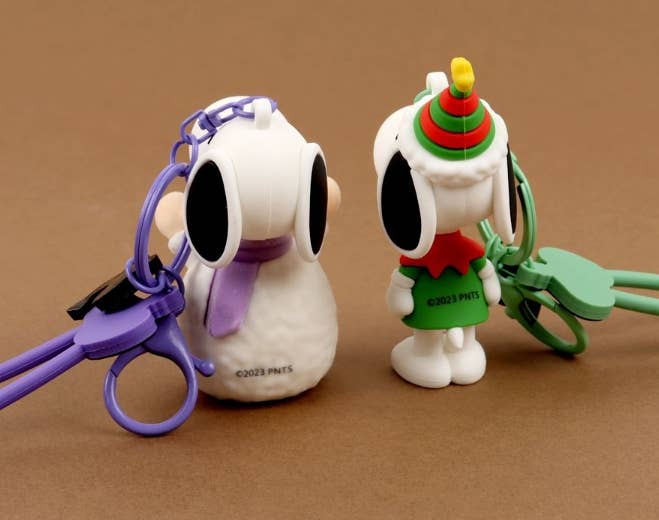 K-Wonderland - Wholesale Sleutelhanger - Uniseks - Pinda's Snoopy Kerstfiguur Sleutelhanger (Willekeurige Stijl)6