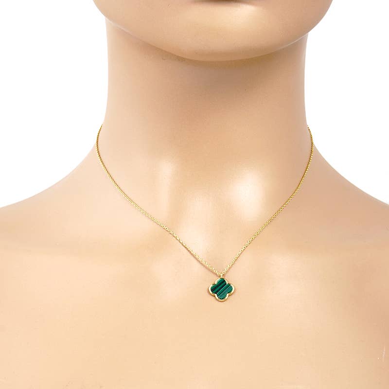 Fashion City – Engroshandel Halskæde med vedhæng – Halskæde med guldbelagt farvet kløvervedhæng3