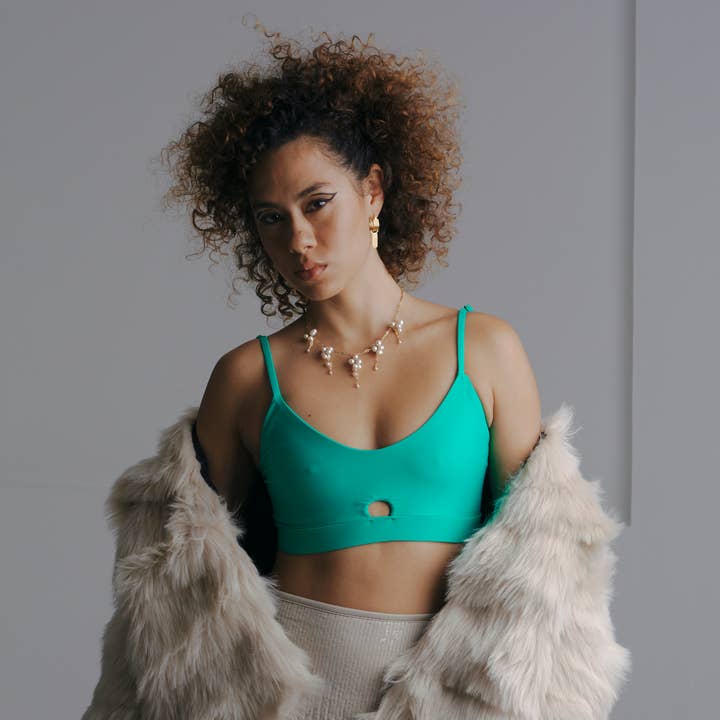 Reggiseno sportivo Emerald a impatto medio per la vendita all'ingrosso da parte di Rubisnacks Barcelona