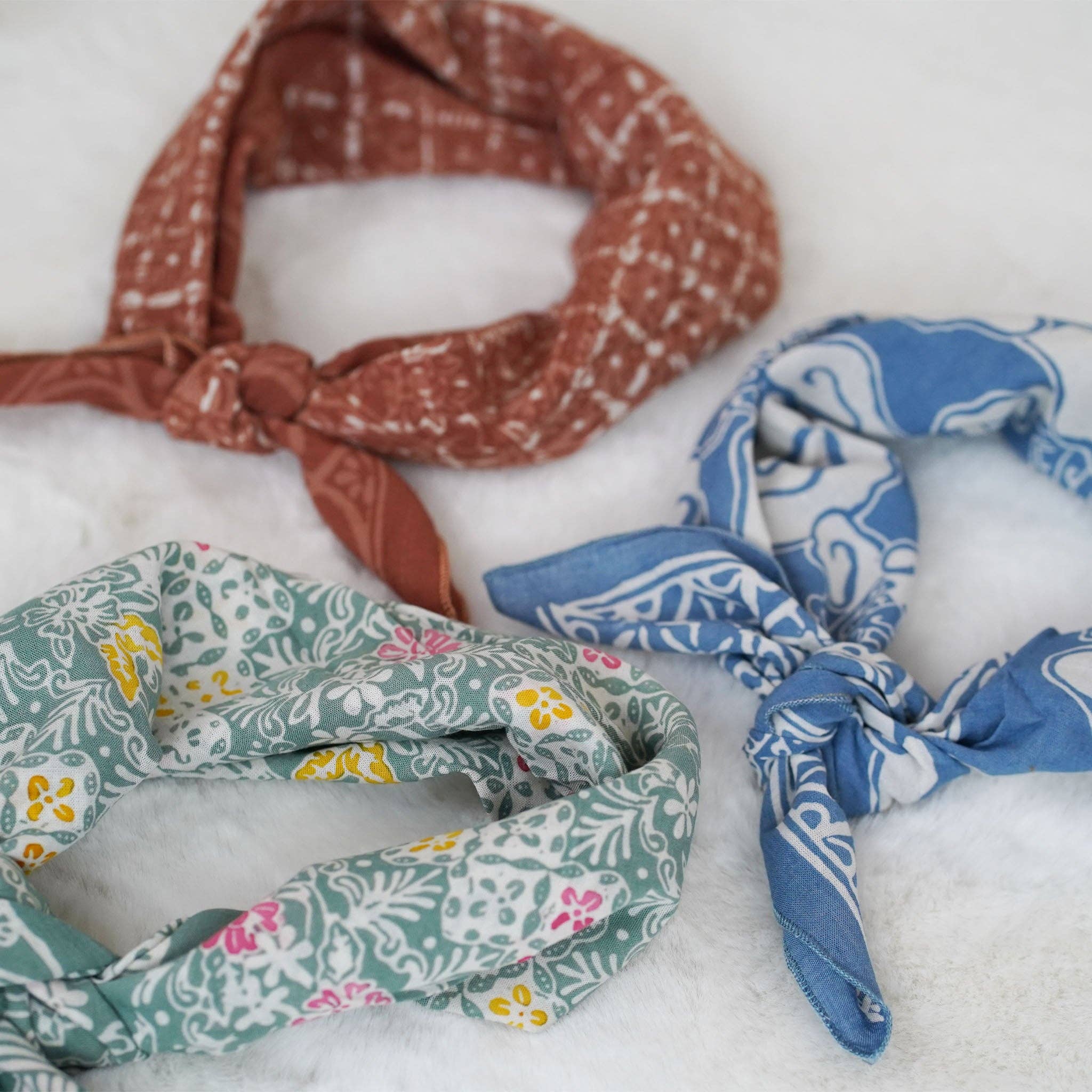 Kasih Co-op – Großhandel Bandana – Damen –  Batik-Bandana, weiche, leichte Baumwolle, Braun, Pfirsichkoralle5