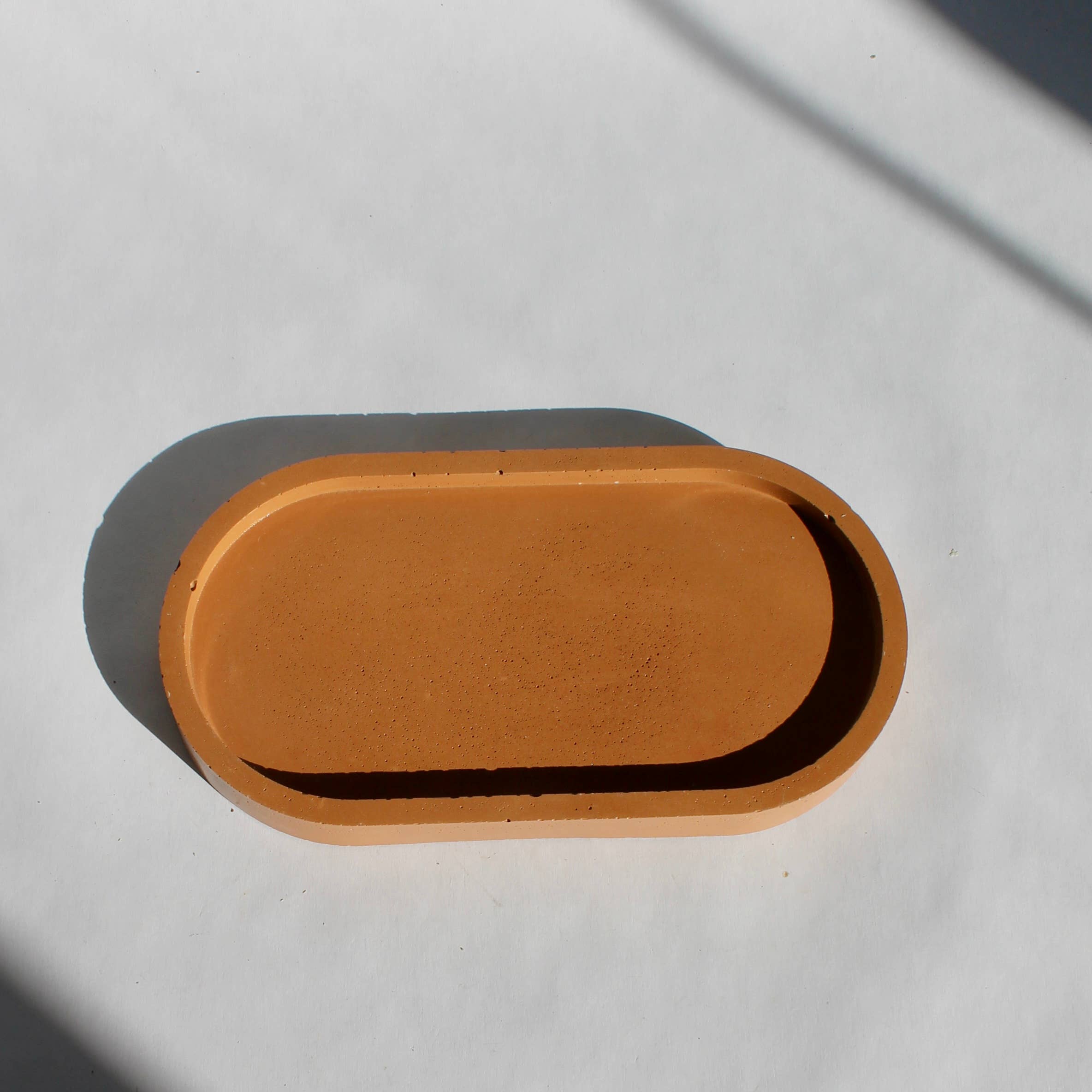 House of Ivy – Großhandel Deko-Tablett – Beton-Ovaltablett in Ton