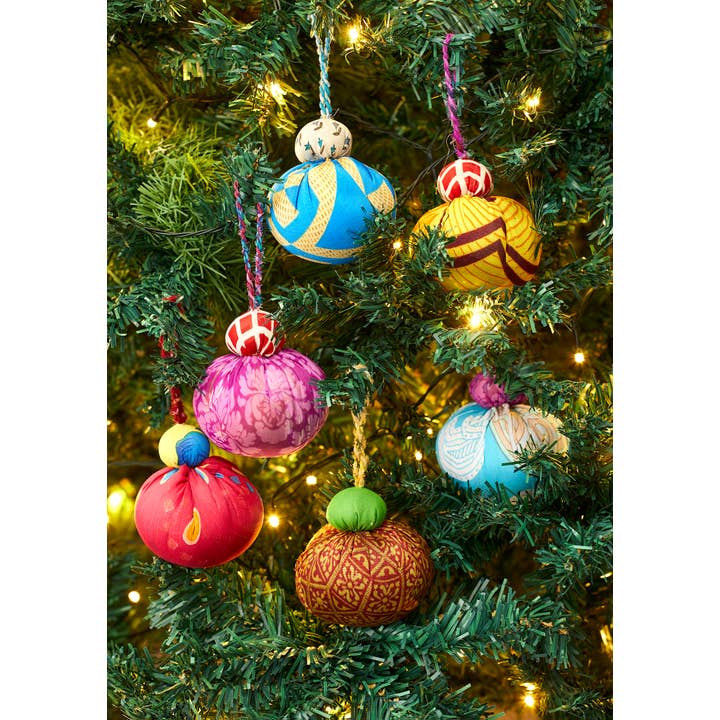 Namaste – wholesale Ornament – Recycled Sari Decoration Double Bauble2