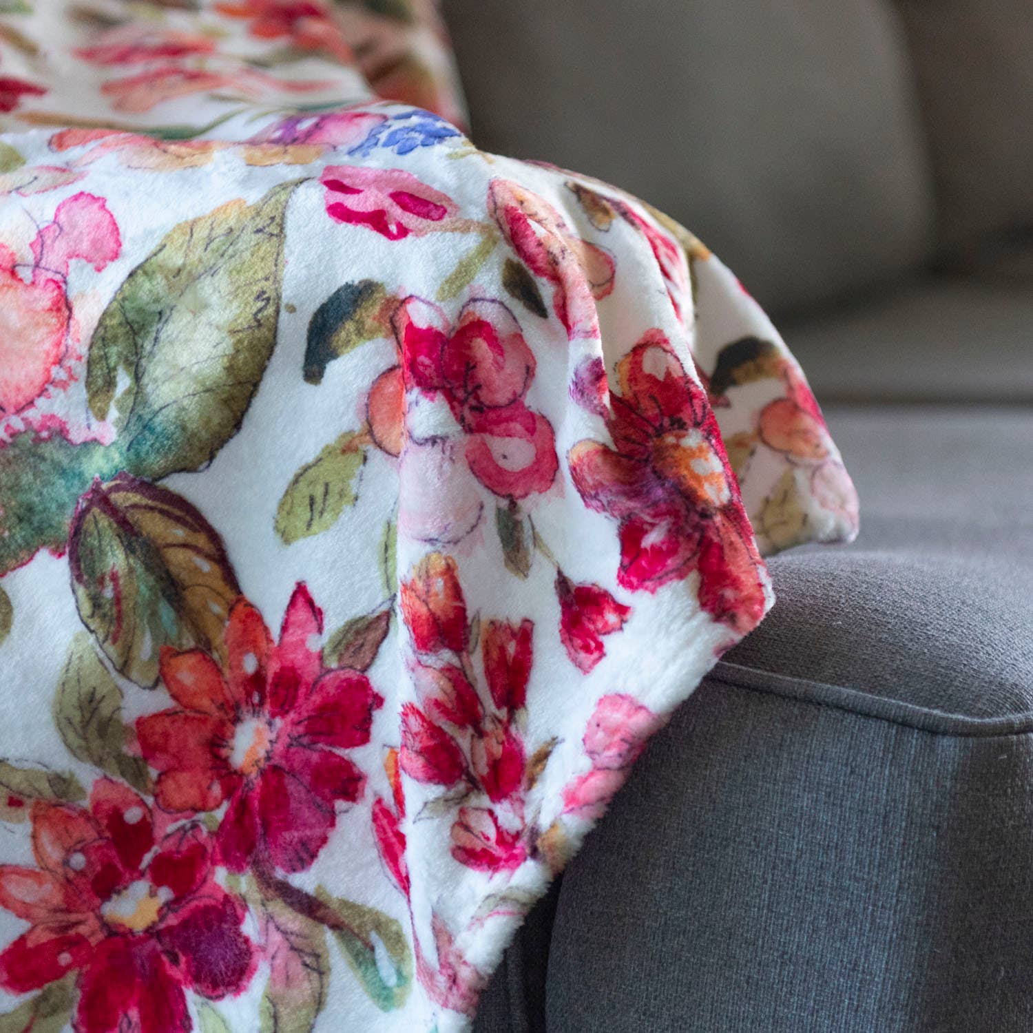 Alla Dickson Art – Großhandel Überwurfdecke – Rote Blumen-Decke Florale Plüschdecke Valentinstag4