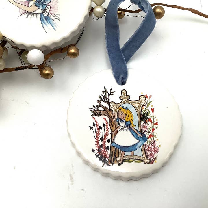 All Little Cute Things - Wholesale Ornament - Alice in Wonderland Ornament Alice Looking Glass