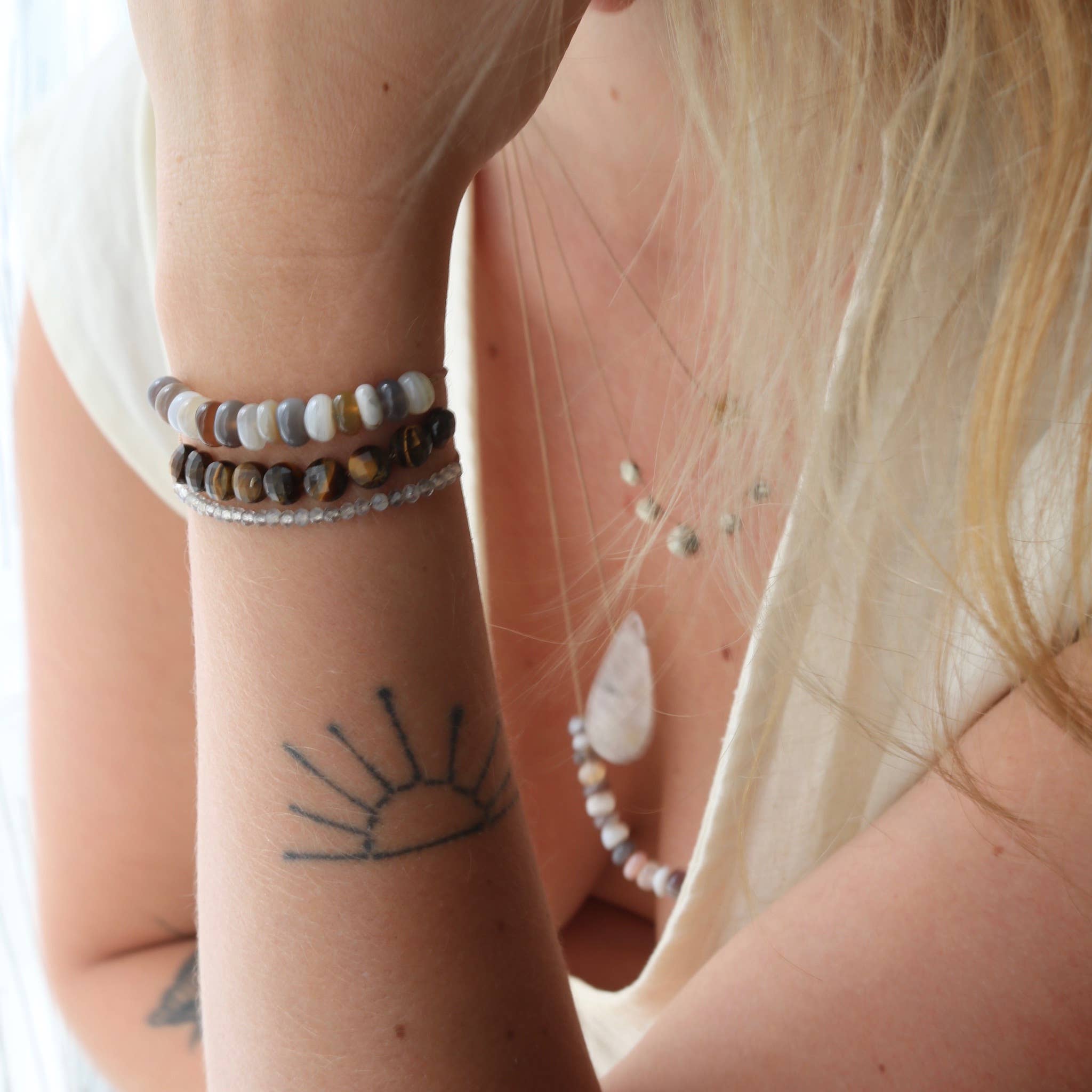 Vibe - Vente Bracelet de perles - BRACELET VIBE | ŒIL DE TIGRE PIÈCES2