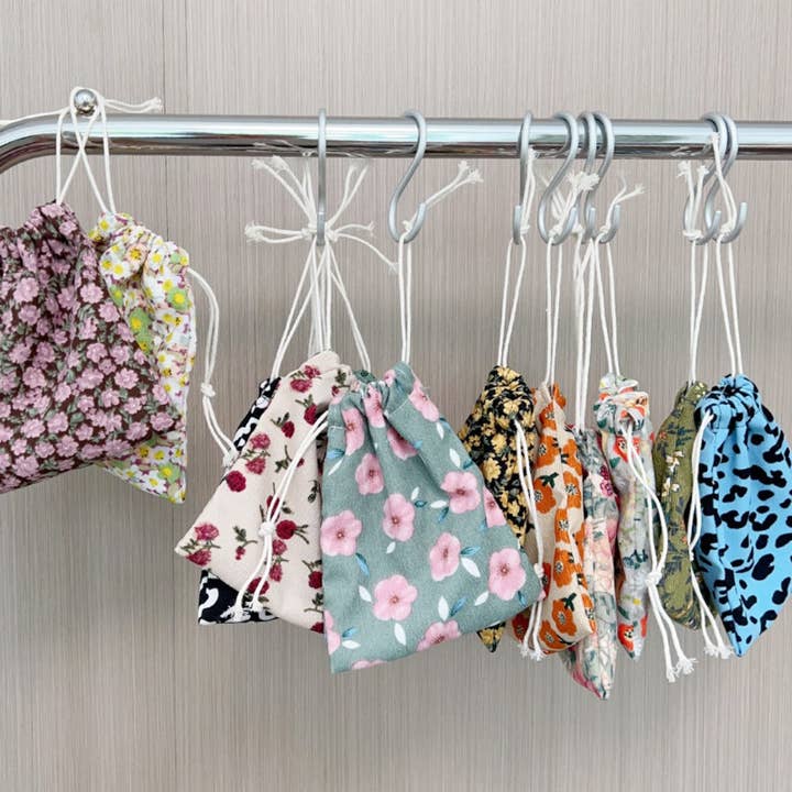 Cosbai - Floral Drawstring Pouch - Mini & Portable for wholesale by Funkyrel® Atzbranding Limited