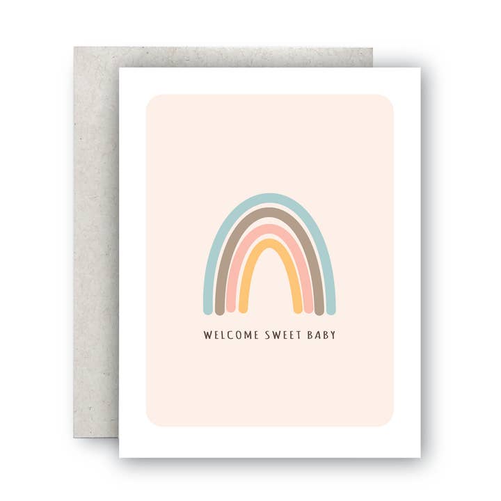 Carte de bienvenue pour nouveau-né Rainbow pour la vente par Merrily Paper