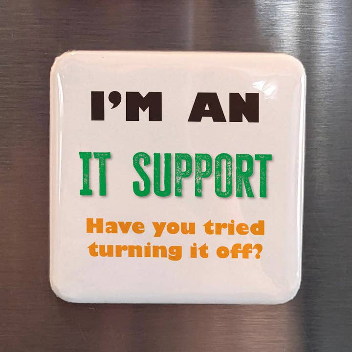 Je suis un aimant de réfrigérateur de support informatique. pour la vente par PhiloPerse