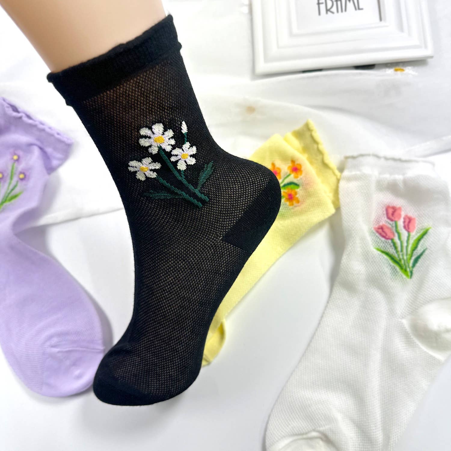7DAYSSOCKS - Vente Chaussettes – femme - Chaussettes de jour romantiques en maille Crew pour femmes4