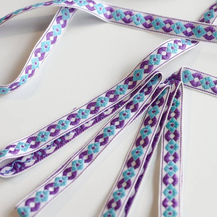 Boho Fabrics - Venta al por mayor Cintas - Envoltorio de regalos - Cinta Jacquard Vintage de Diamante, Púrpura y Aqua de 5/8". TRIM-076