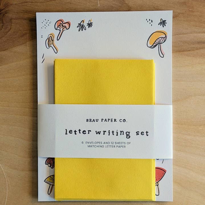 Buchstaben-Schreibset mit Pilzen für den Großhandel von Beau Paper Co.