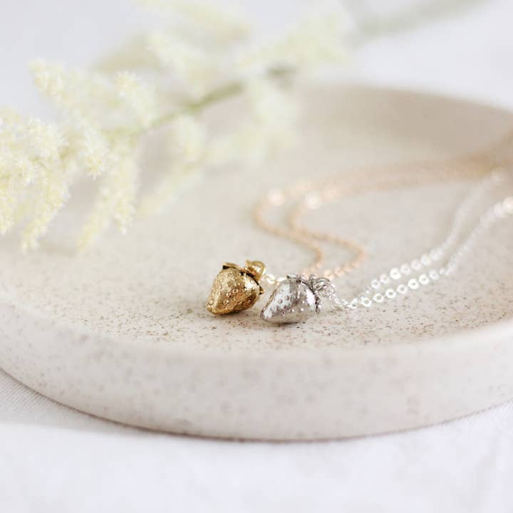 Collier Fraise pour la vente par Birch Jewellery