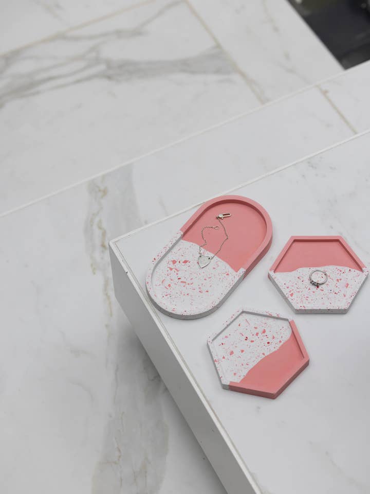 4 Piece Trinket Set - Pink Split for wholesale by Luxe Home Decor Ltd