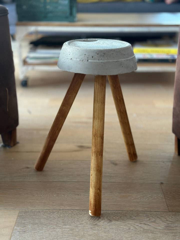Tabouret Champ' pour la vente par Archi/Brut