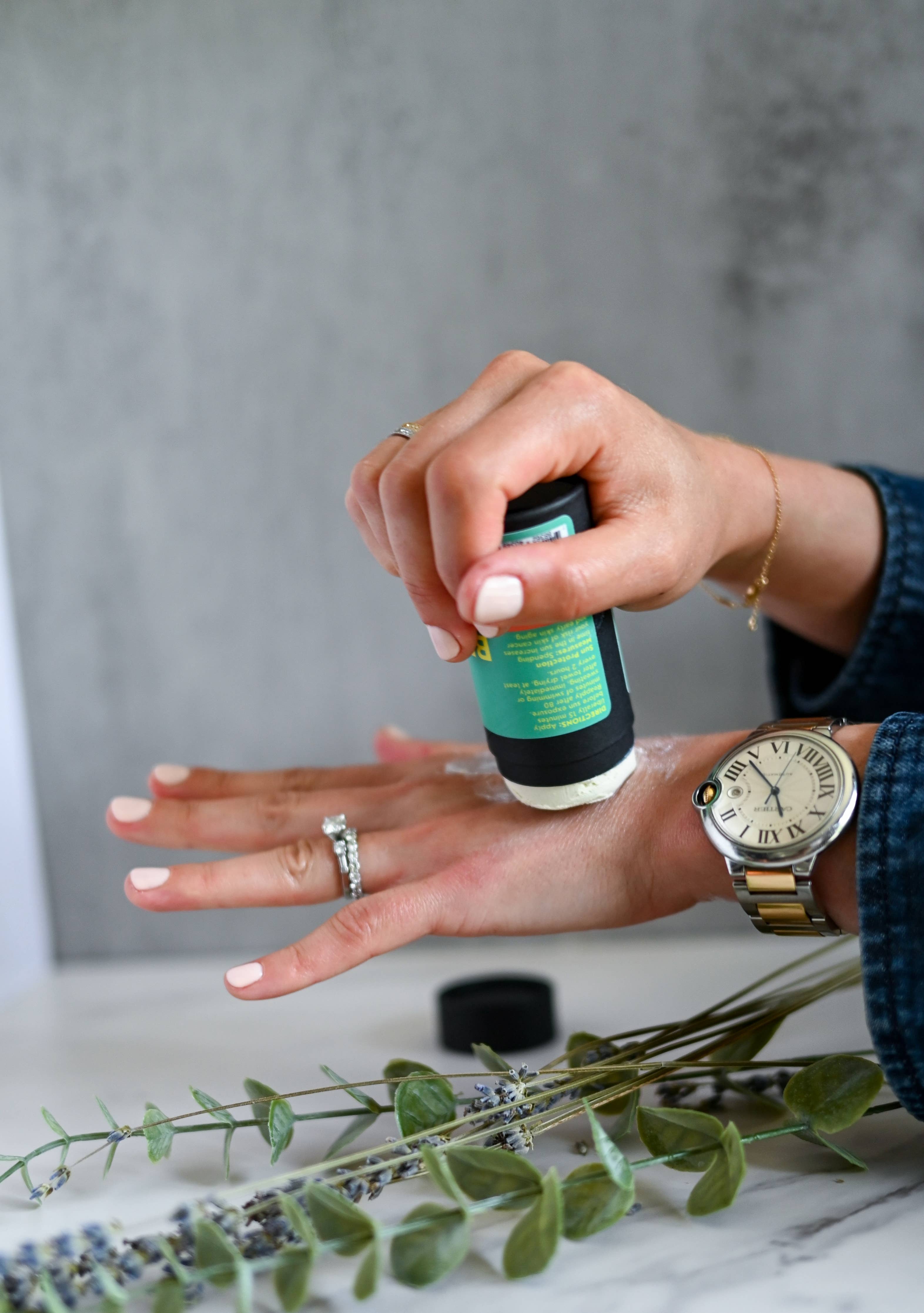 True It Naturals - Wholesale Sunscreen - Eucalyptus/Lavender Mineral Sunscreen Stick BEE BRIGHT SPF306