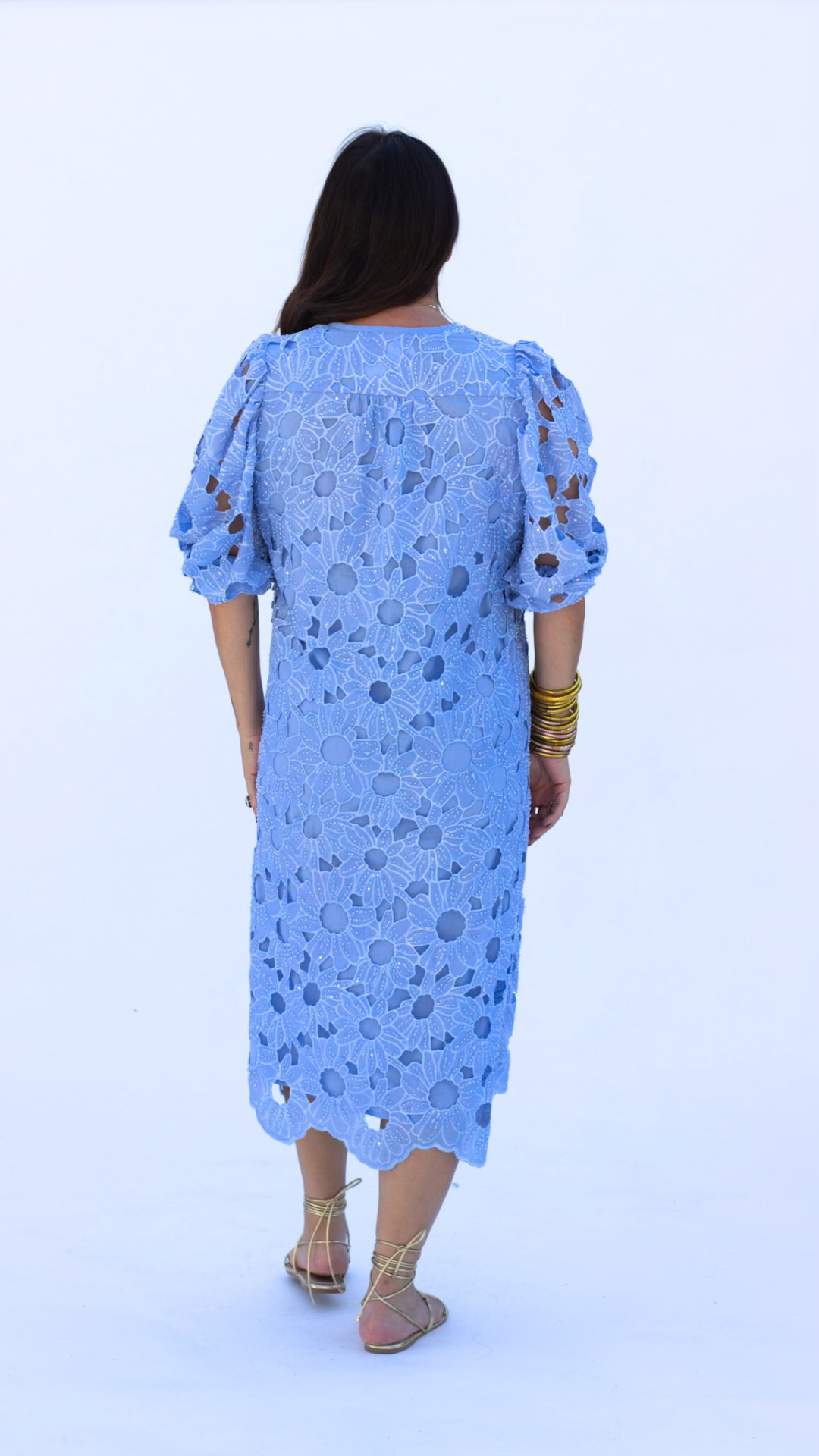 BuddyLove – wholesale Klänning - Dam – Pamela Poppy blå pärlblommig spets maxiklänning2