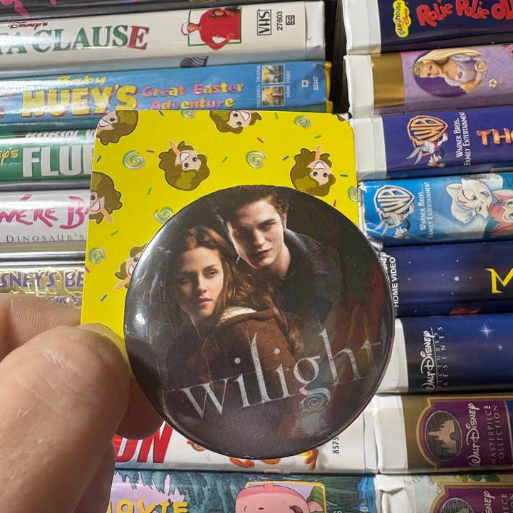 NO RHYME OR REASON ART - Wholesale Lapel Pin/Button - Twilight Button - Bella and Edward - Upcycled, 20091