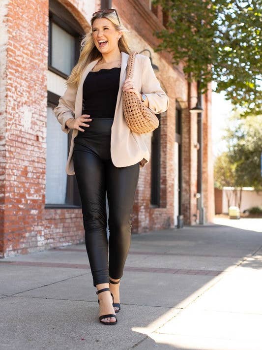 Legging taille haute en similicuir The Farah pour la vente par ClassiQ