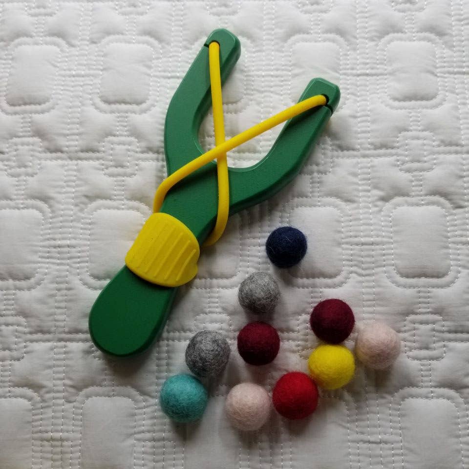 D & C TOYS - Wholesale Slingshot - Kids - Color Wooden Slingshot Kids Catapult Toy With 10 Felt Balls3