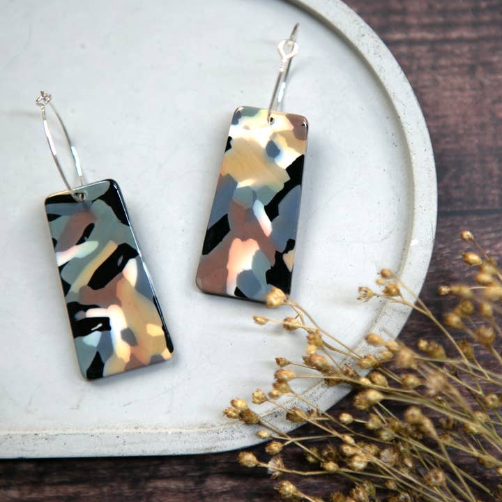 The Old Farmhouse Jewellery – Engroshandel Hængeøreringe og creoløreringe – Akryl rektangel Sterling sølv bøjler, statement design2