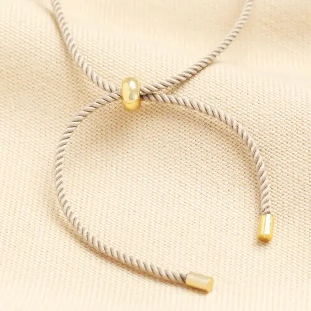 Lisa Angel - Vente Colliers à pendentif - Collier pendentif visage de soleil en corde beige avec poulie en or2