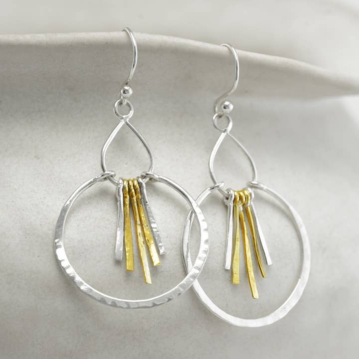 Orecchini in argento testurizzato con placcatura in oro 18KT per la vendita all'ingrosso da parte di Banyan Jewellery