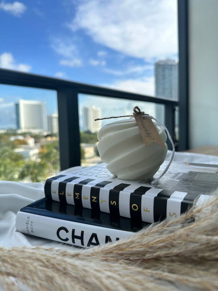 Sphère en spirale pour la vente par Tranquillitas by JHS