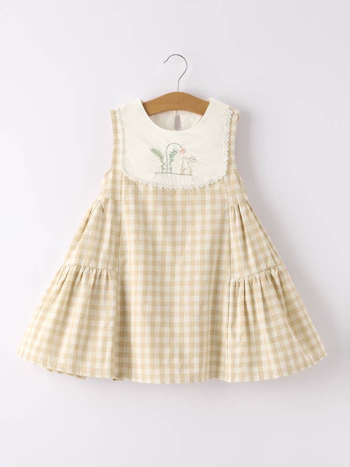 Robe sans manches à carreaux abricot brodée de lapin pour la vente par Rylee Faith Designs