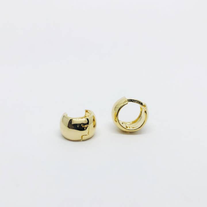 GoldFi - Wholesale Huggie Earrings - 18k Gold Filled Small Chunky Clicker Hoop Earrings2