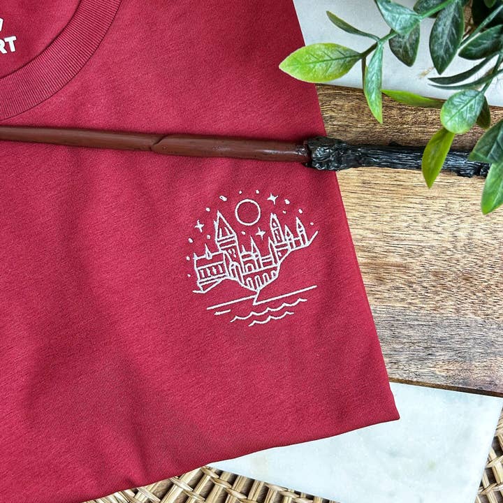 Embroidered T-shirt - Hogwarts for wholesale by Juste un t-shirt