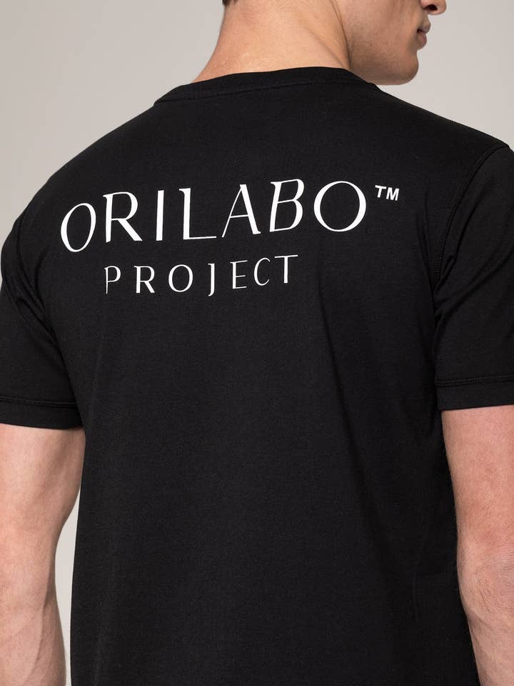 T-shirt a maniche corte da uomo ORILABO Big Logo - Nera per la vendita all'ingrosso da parte di ORILABO Project