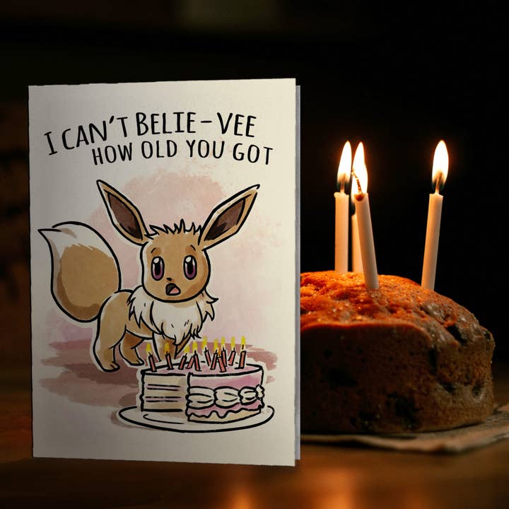 Aaron Millard Illustration – Großhandel Geburtstagskarten – Geburtstagskarte „Can't Belie-vee How Old“, Motiv Nerd Anime Critter