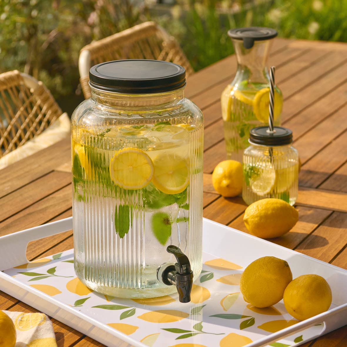 Transparent Black Beverage dispenser, 3900 ml, glass/metal for wholesale on Faire1