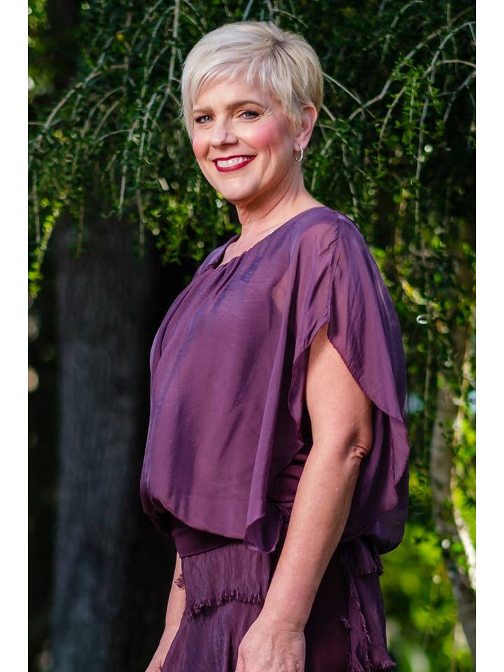 TINA Stephens Italy/Tees By Tina – Engroshandel Bluse - Dame – Aurora Flutter Fly Sleeve Silke Top m/Band Bund (BSS202)12