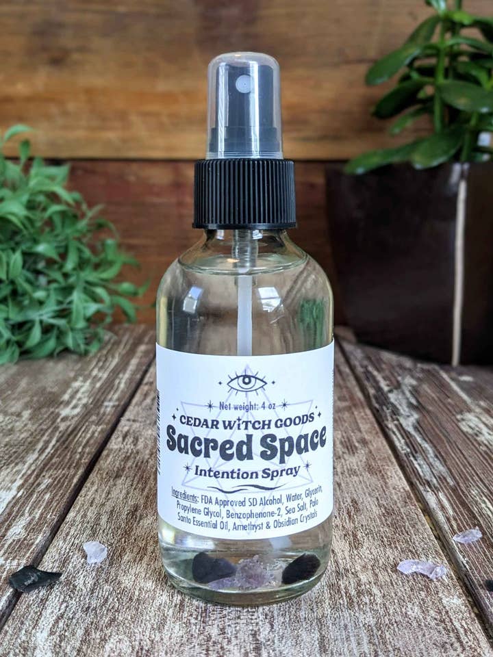 Hellig Rum Intention Spray | 4 oz Glasflaske for engroshandel hos Cedar Witch Goods