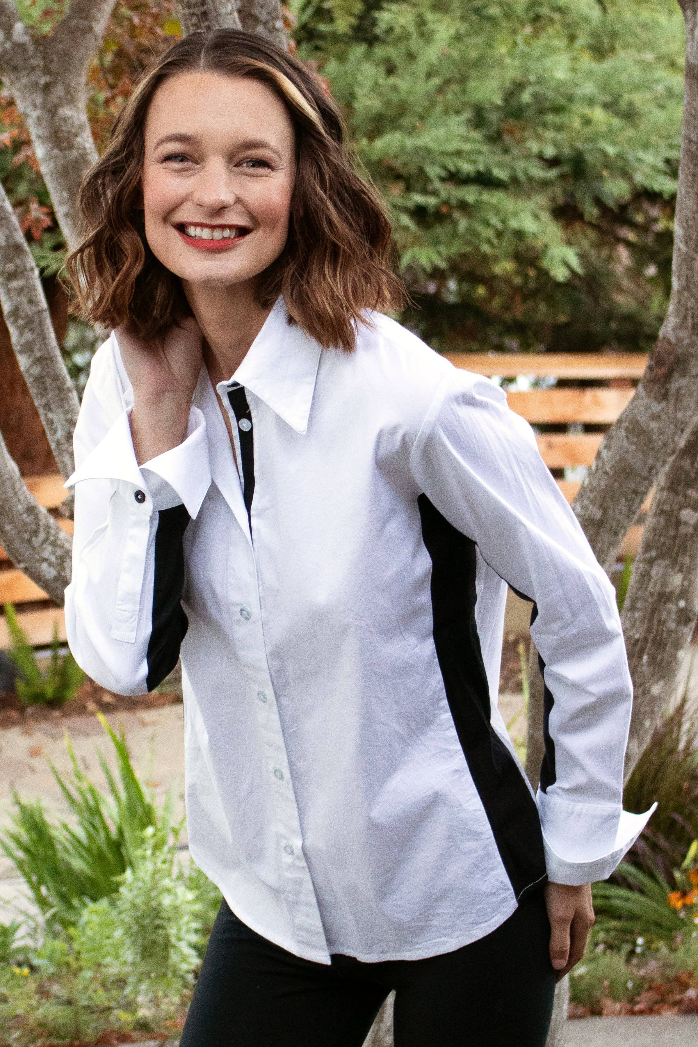 Dizzy-Lizzie – wholesale Buttoned-down shirt – Women's – White Rome Shirt with Black Side Stripe1