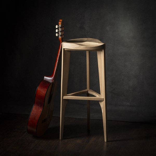 Barstol i ekträ för wholesale av Meda furniture