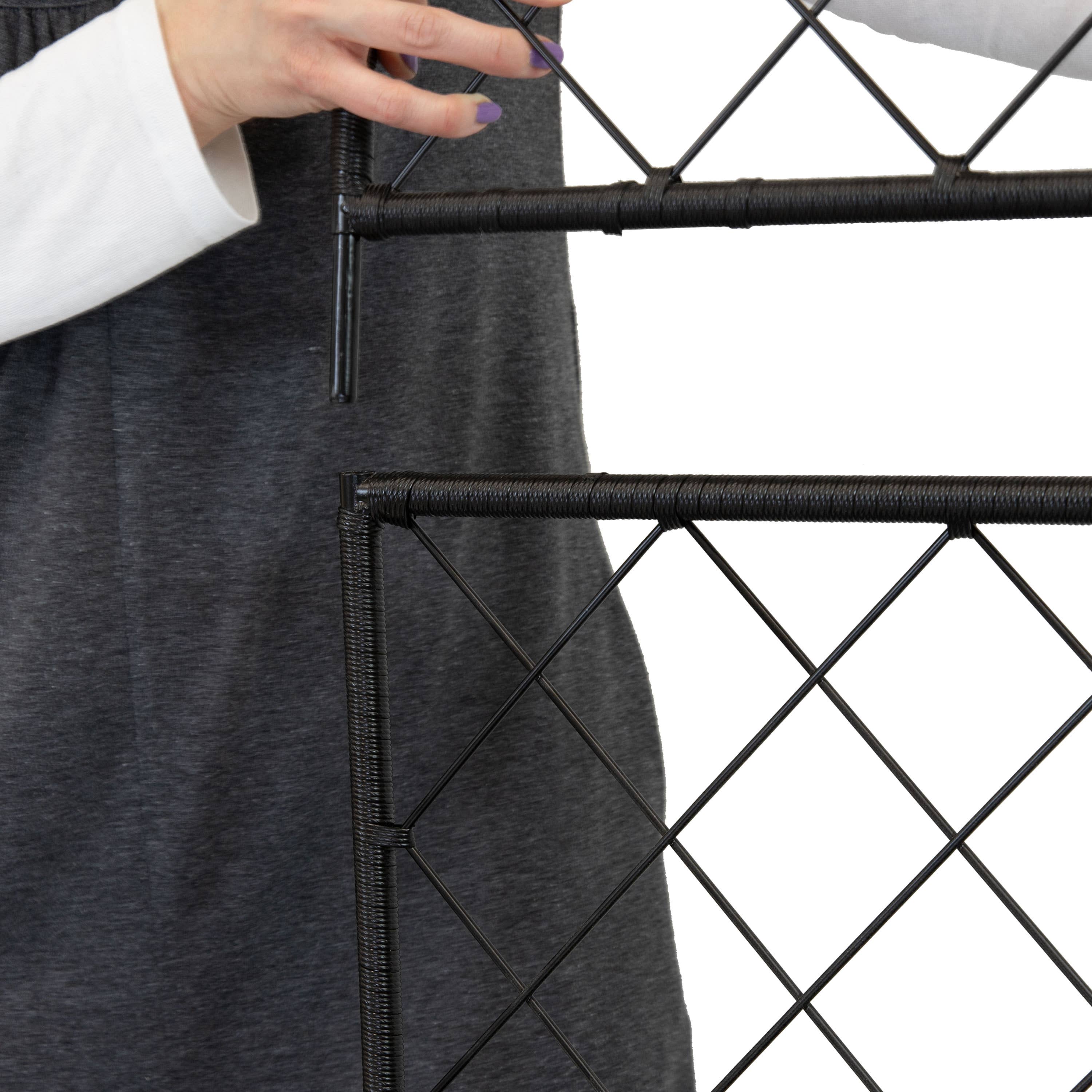 Sunnydaze Decor - Wholesale Plant Pot - 3-Section Wicker Planter Box with Trellis - Black11