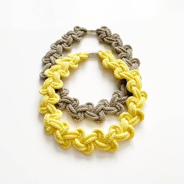 Handmade by Tinni - Wholesale Geweven ketting - The Lilly Necklace - Touwkettingen van biologisch katoen11