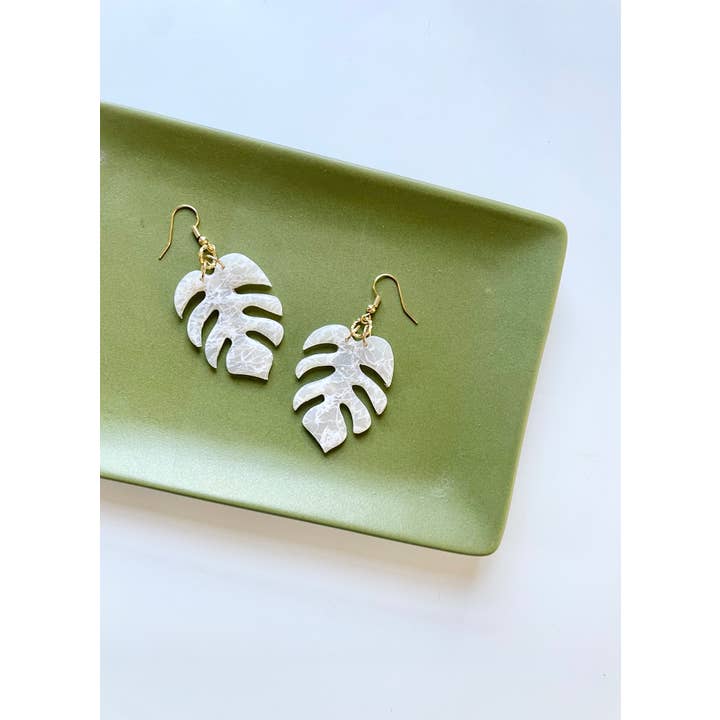 AnalyJewelry - Wholesale Dangle Earrings - Marble Monstera Dangles4