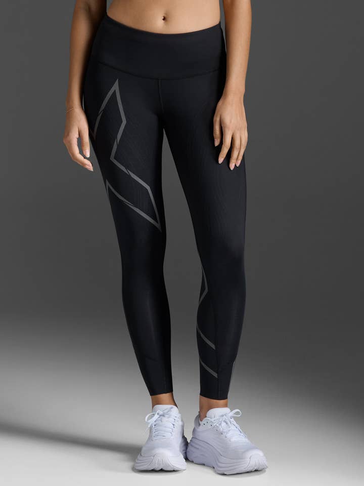 Light Speed Mid-Rise Compression Tights for wholesale by 2XU Canada